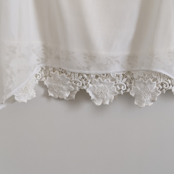 Calvin Klein Gorgeous Sleeveless shirt - Picture 4 of 6